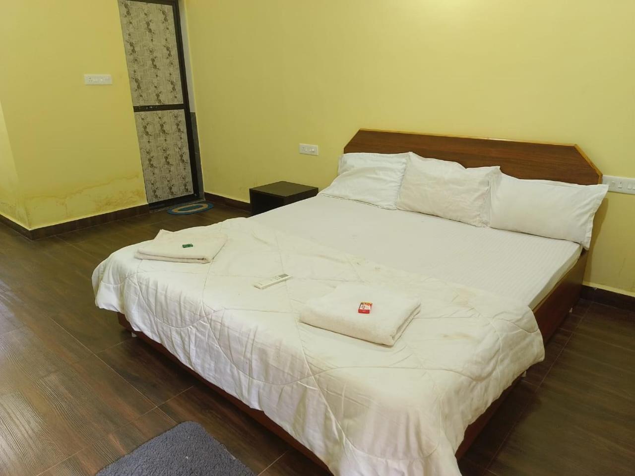 One Love Guest House Morjim Eksteriør bilde