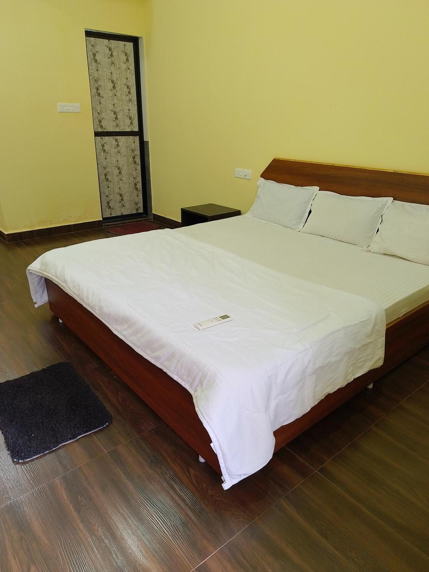 One Love Guest House Morjim Eksteriør bilde
