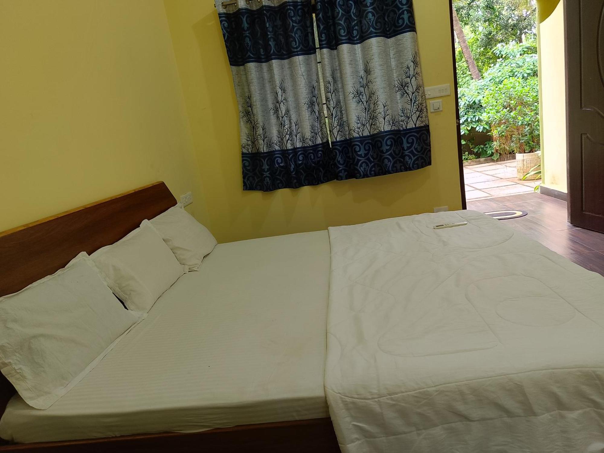 One Love Guest House Morjim Eksteriør bilde