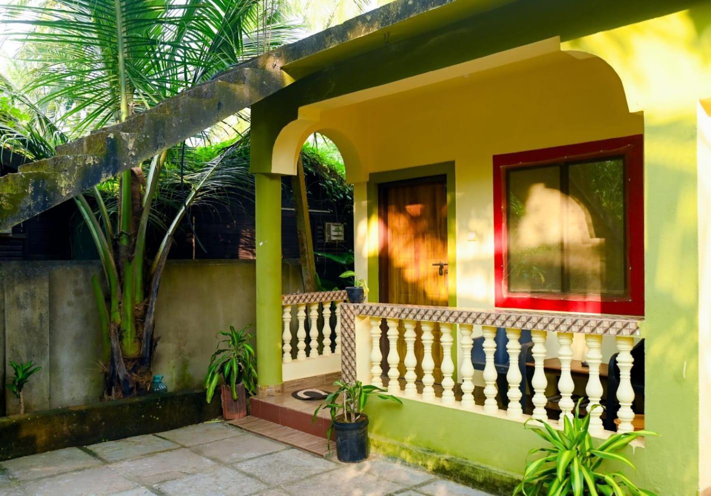 One Love Guest House Morjim Eksteriør bilde